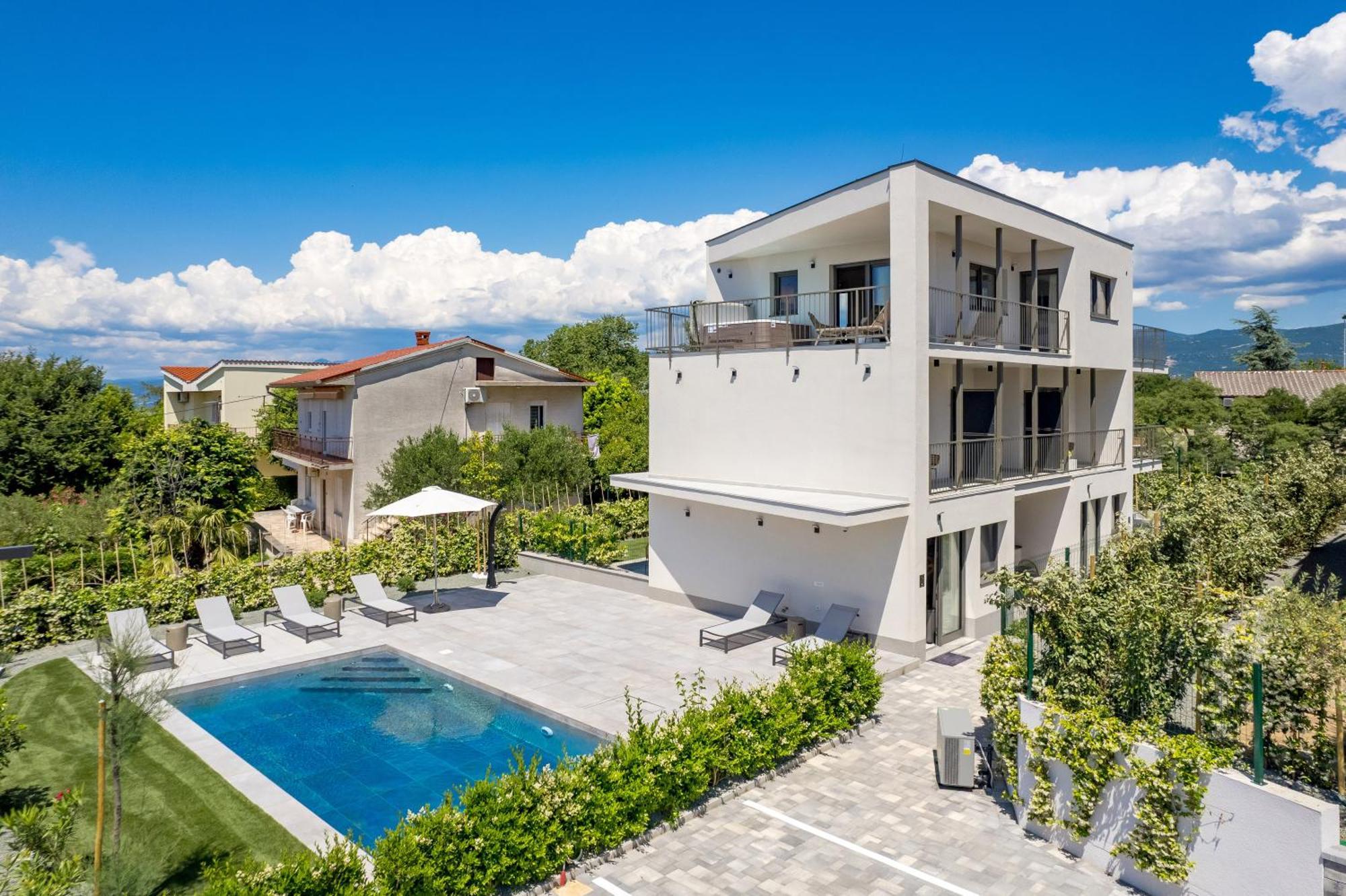 Apartmani Vila Mara M 1 Heated Pool 奥米沙利 外观 照片